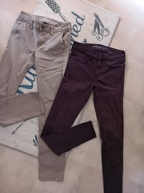 American Eagle Outfitters Women’s Skinny Jeans - Burgundy and Khaki